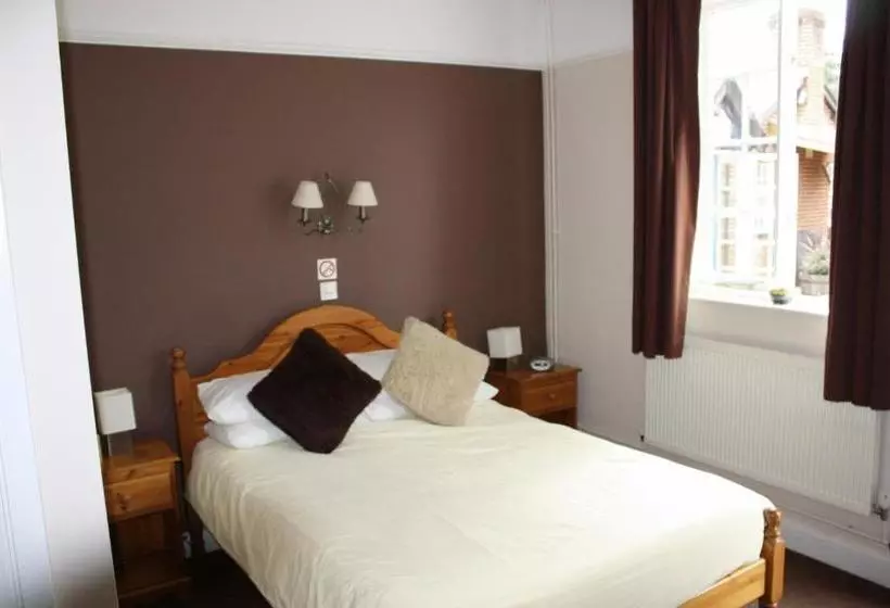 Отель The Wellington Arms