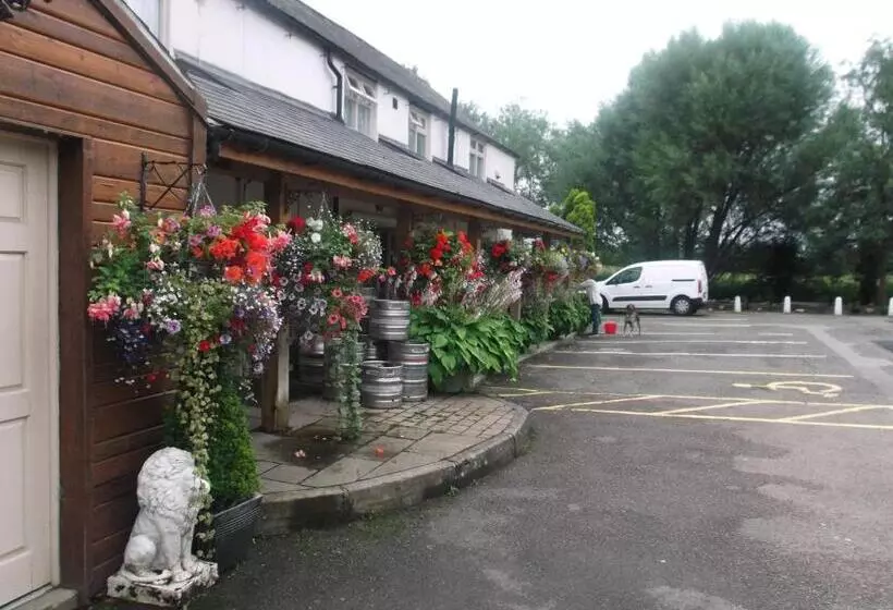 Отель The White Lion Inn