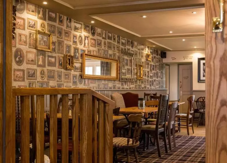 Отель The White Lion Inn