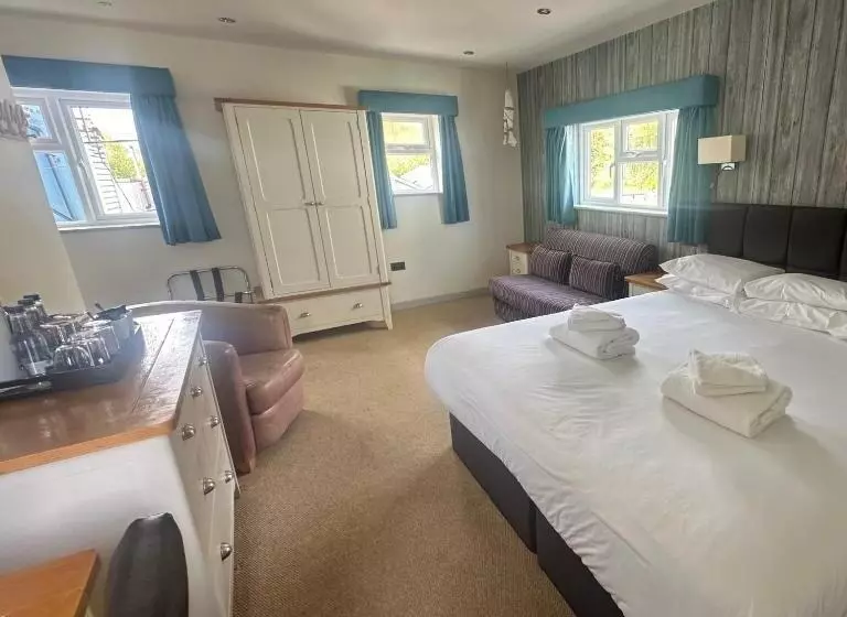 酒店 Waveney Inn &