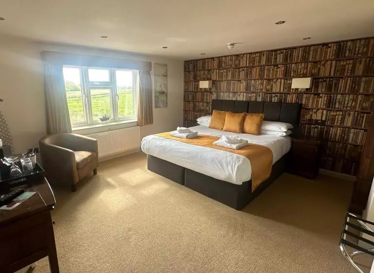 酒店 Waveney Inn &