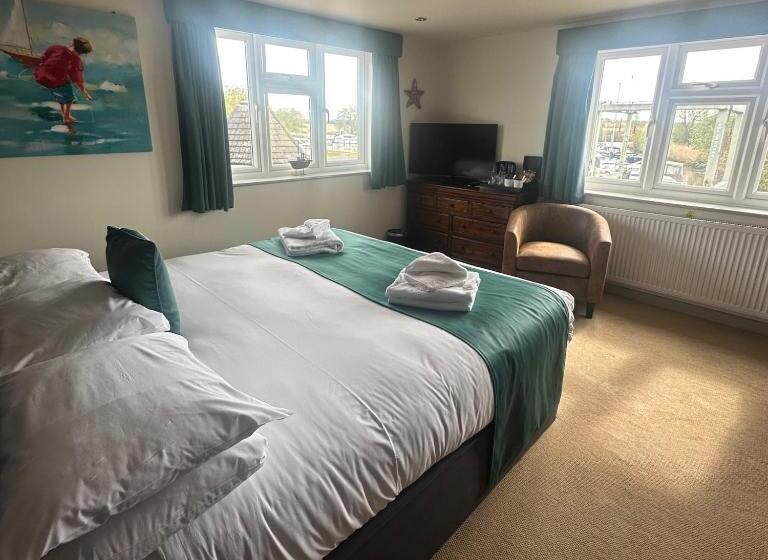 בית מלון כפרי Waveney Inn &