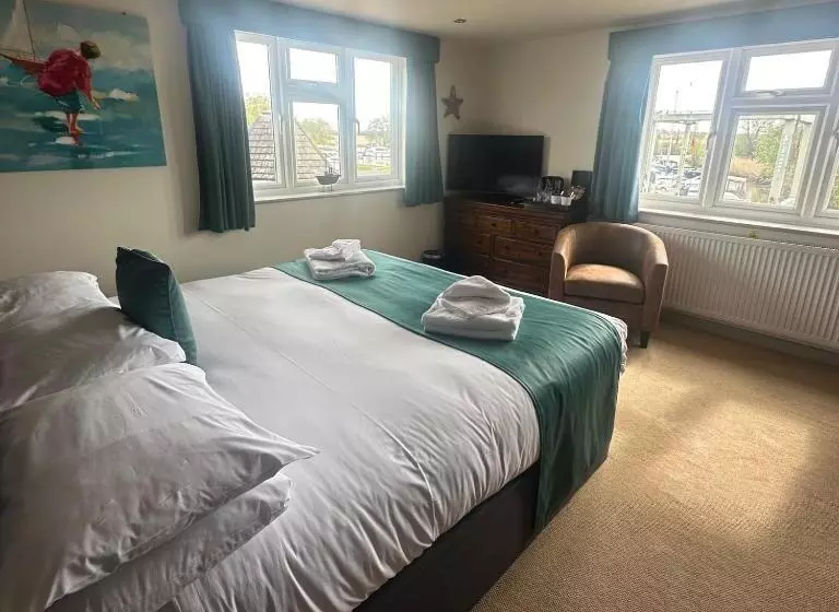 酒店 Waveney Inn &