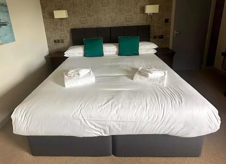 酒店 Waveney Inn &