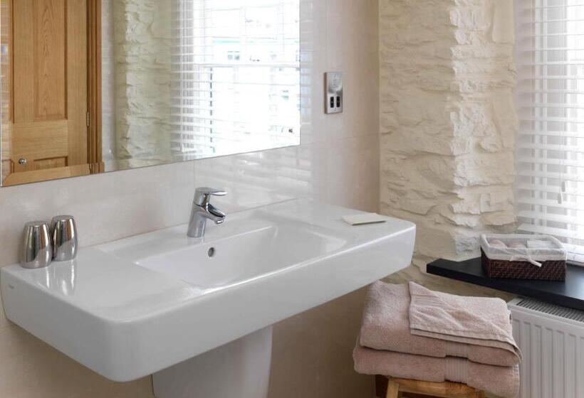 בית מלון כפרי Y Talbot