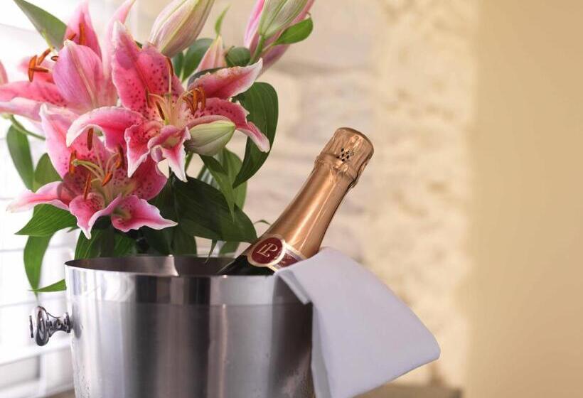 בית מלון כפרי Y Talbot