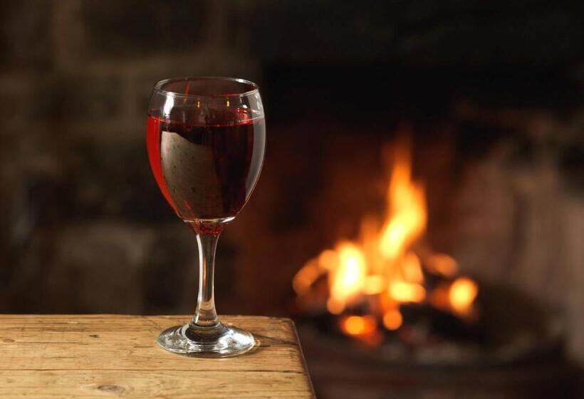 בית מלון כפרי Y Talbot