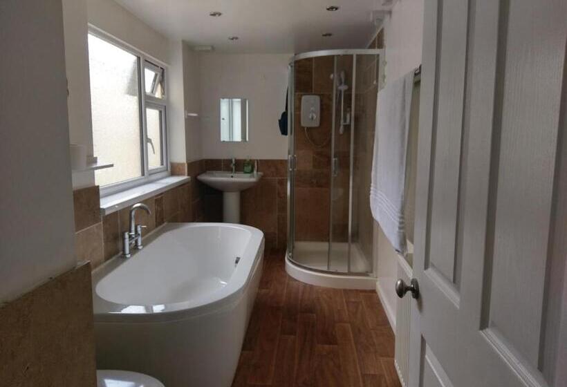 פנסיון Gallery Guesthouse