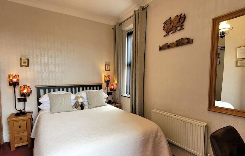 פנסיון Greylands Guest House