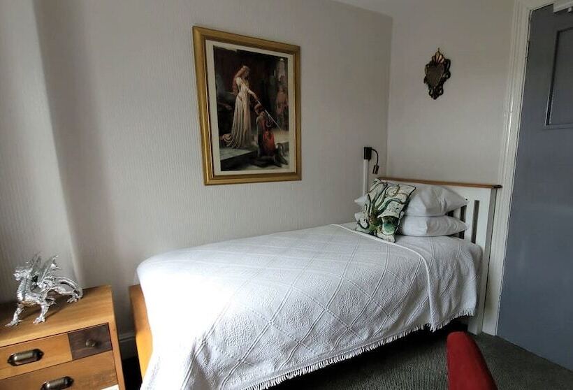 פנסיון Greylands Guest House