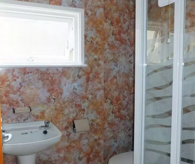 پانسیون Old Castle Farm Guest House