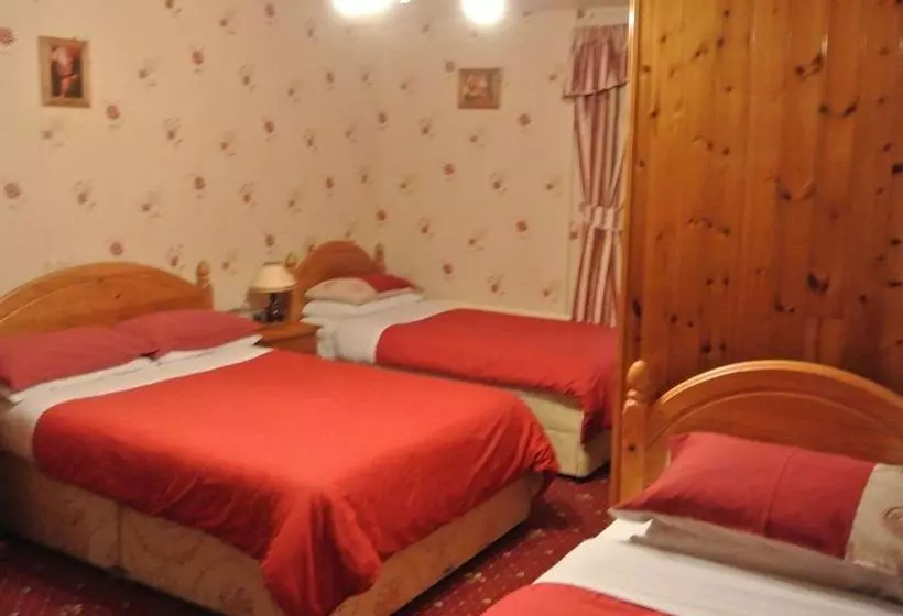 پانسیون Old Castle Farm Guest House