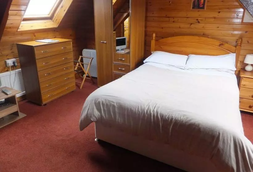 پانسیون Old Castle Farm Guest House