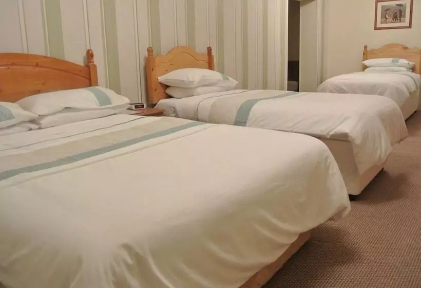 پانسیون Old Castle Farm Guest House