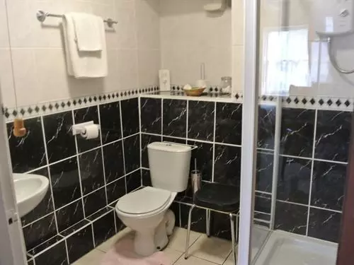 پانسیون Old Castle Farm Guest House