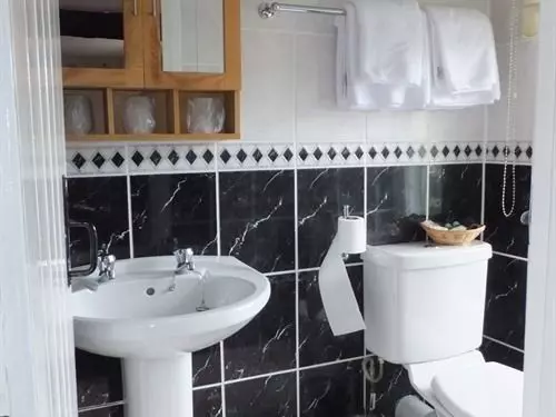 پانسیون Old Castle Farm Guest House