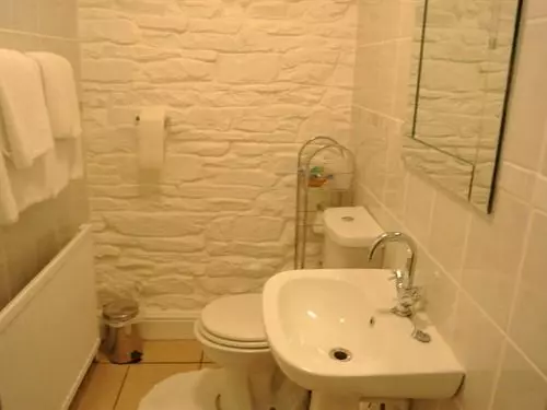 پانسیون Old Castle Farm Guest House