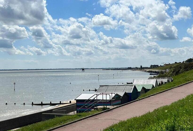 Пансион The Goodlife Guesthouse