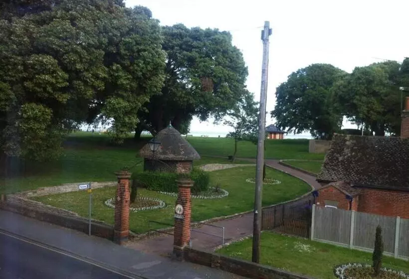 ペンション The Goodlife Guesthouse