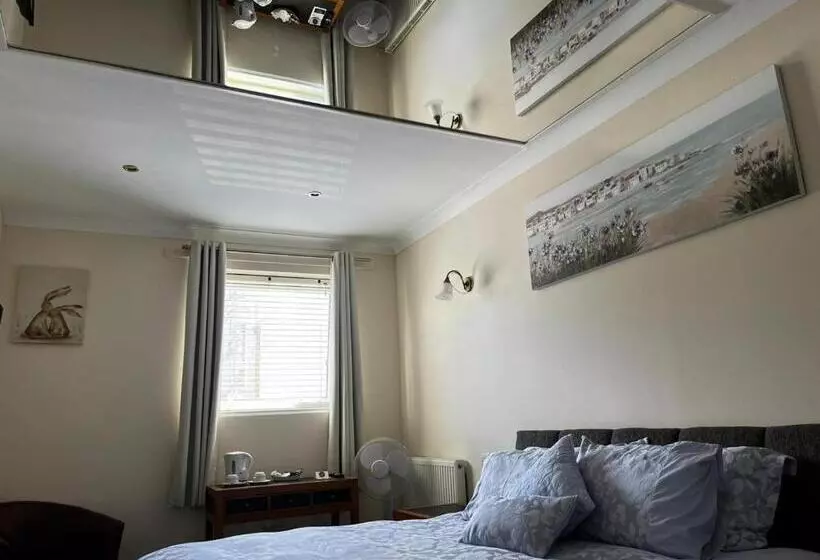 ペンション The Goodlife Guesthouse