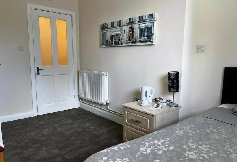 ペンション The Goodlife Guesthouse