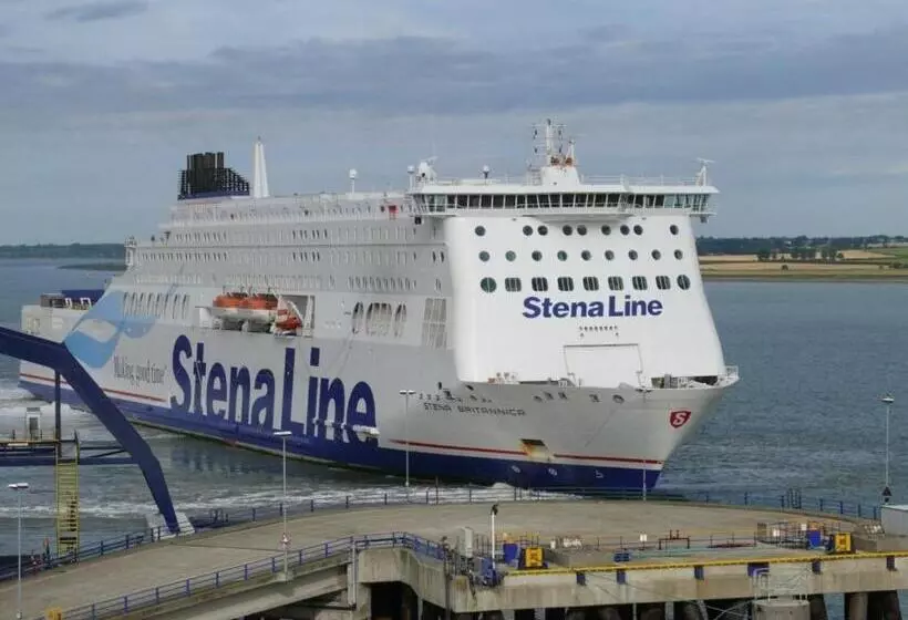 ペンション The Goodlife Guesthouse