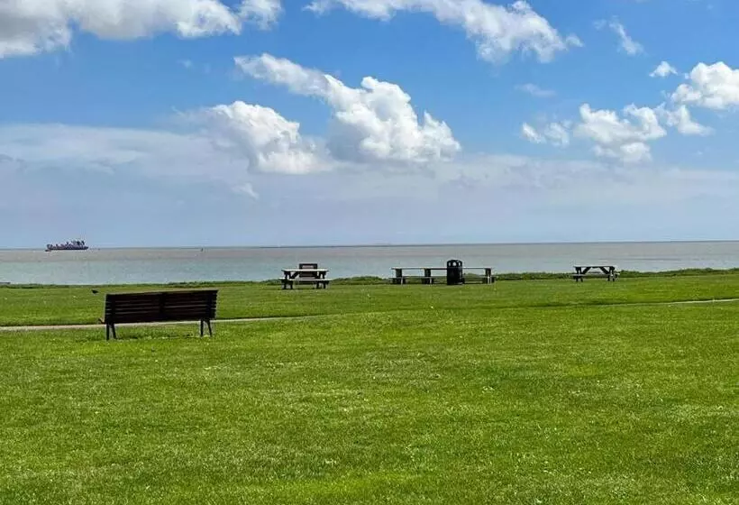 ペンション The Goodlife Guesthouse