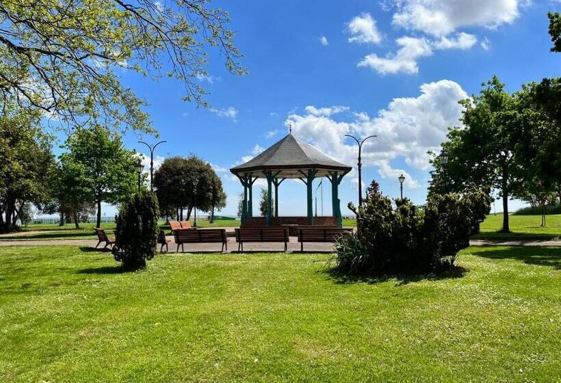 Пансион The Goodlife Guesthouse