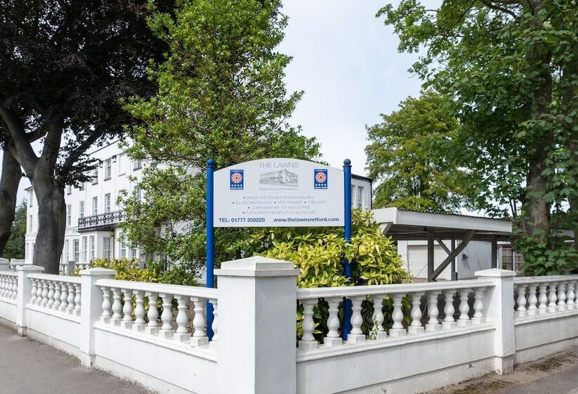 بنسيون The Lawns Guest House