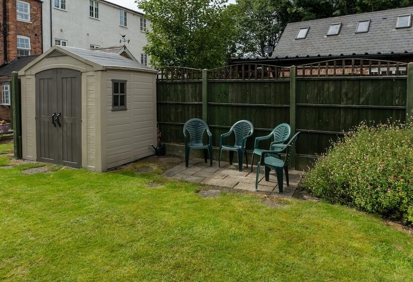 بنسيون The Lawns Guest House