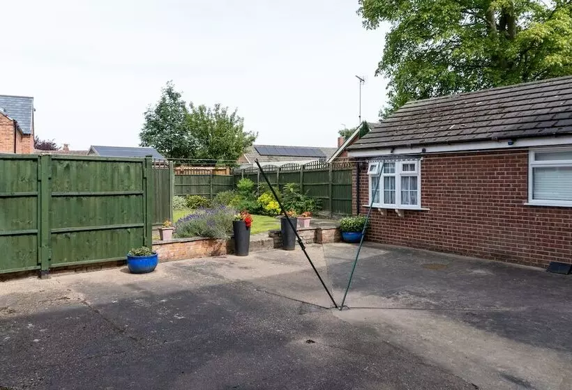 بنسيون The Lawns Guest House