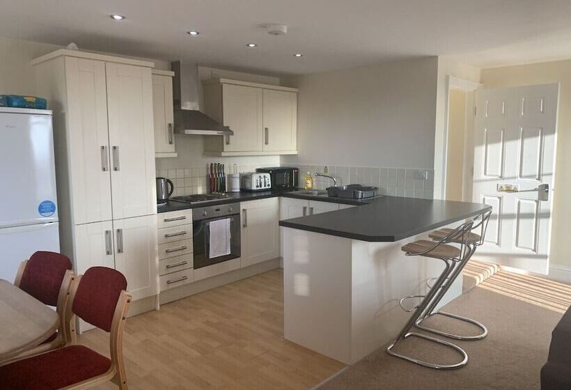 بنسيون The Lawns Guest House