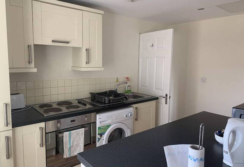 بنسيون The Lawns Guest House