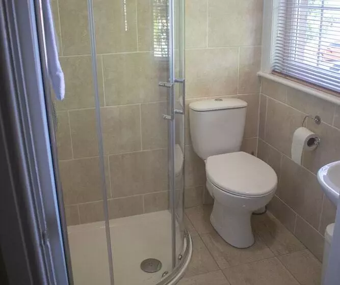 بنسيون The Lawns Guest House