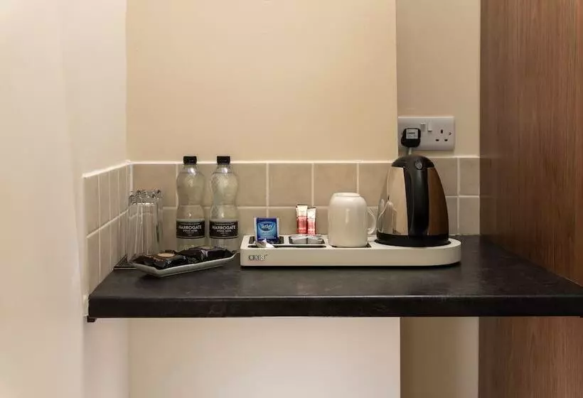 بنسيون The Lawns Guest House