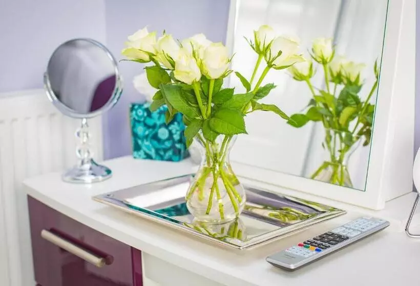 Studios At Glenthorne