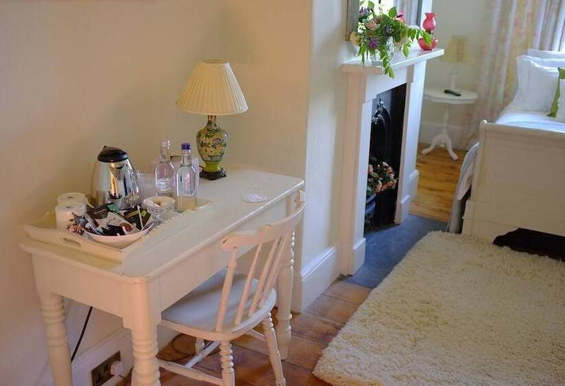 The Old Parsonage B&b