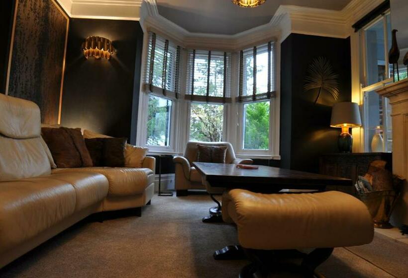 Hotel Tir Y Coed Country House