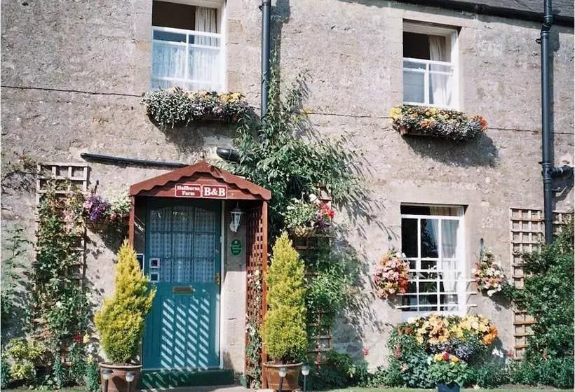 Hallbarns Farmhouse Bed & Breakfast