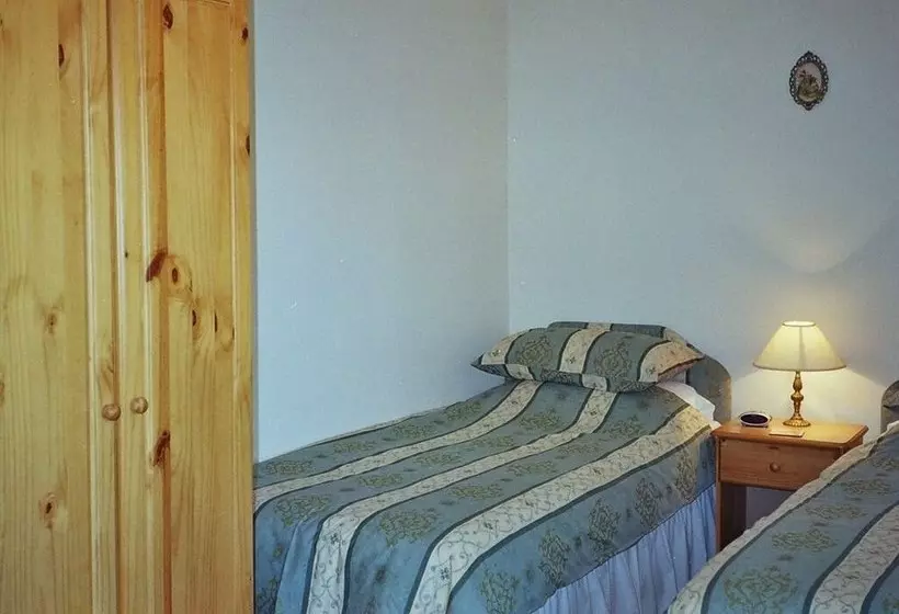 Hallbarns Farmhouse Bed & Breakfast