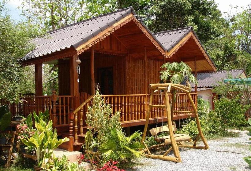 Home Stay Stc Bed And Breakfast