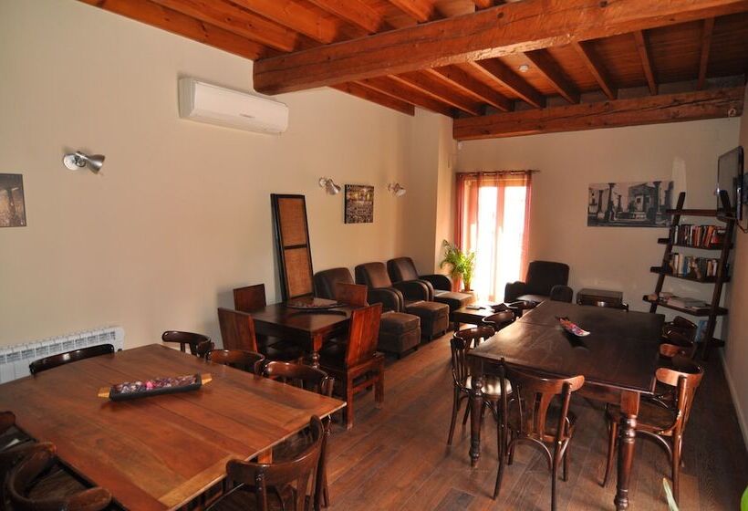 Хостел Restaurant & Rooms Cabrit