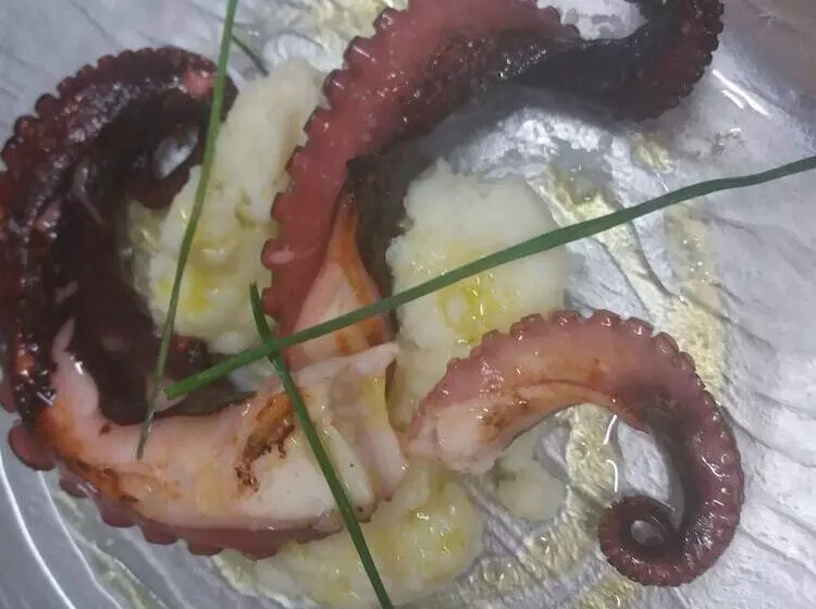 여관 Restaurant & Rooms Cabrit