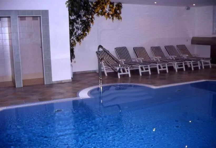 Отель Edelweiss