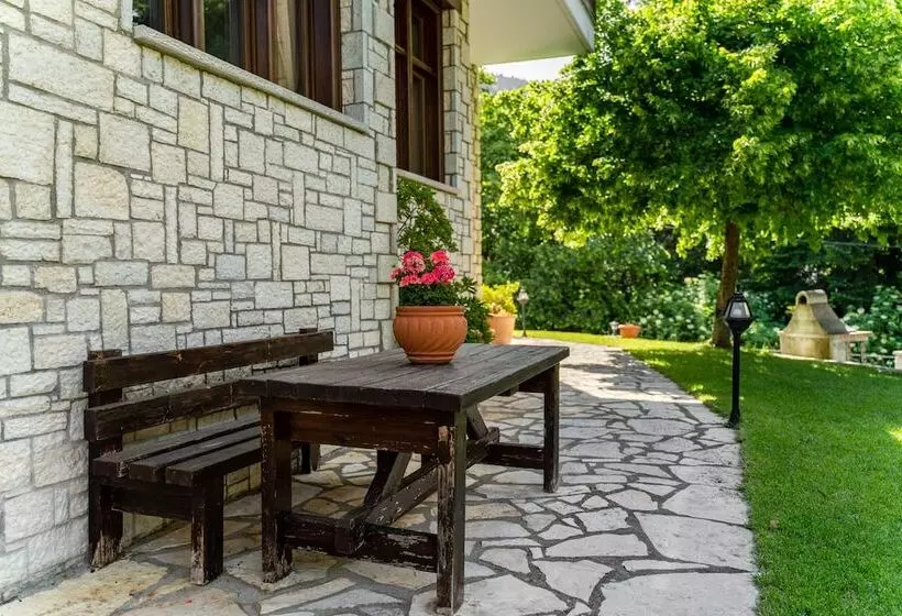 Отель Giamandes