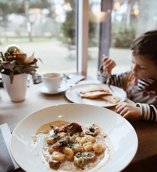 ホテル Kozi Gród Pokoje I Domki Na Kaszubach