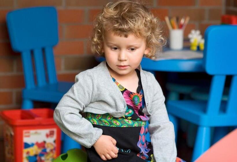 ホテル Kozi Gród Pokoje I Domki Na Kaszubach