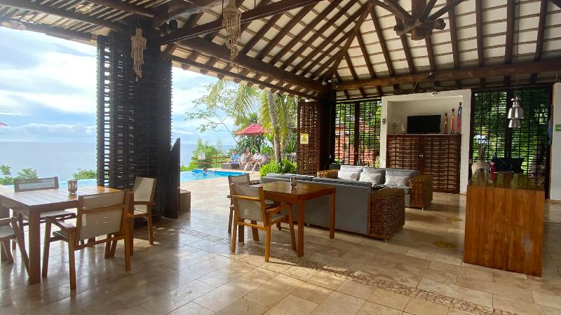 هتل On Vacation Acantilado De La Tierra