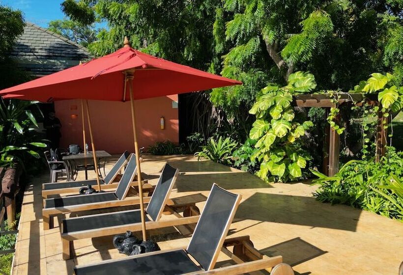 هتل On Vacation Acantilado De La Tierra