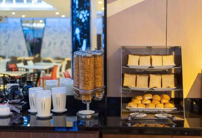 בית מלון כפרי Rodina Beach